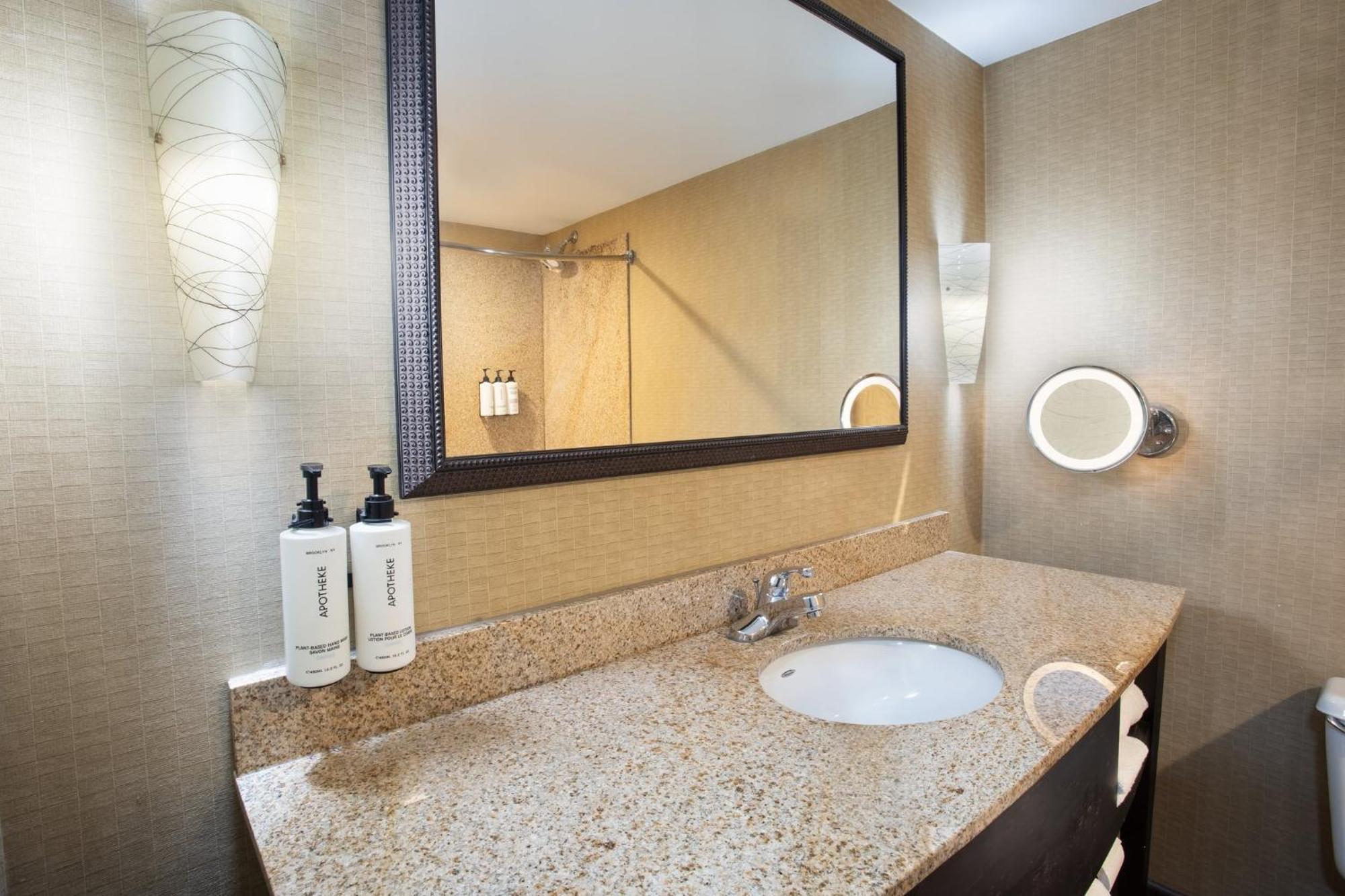 Crowne Plaza Greenville By Ihg Экстерьер фото